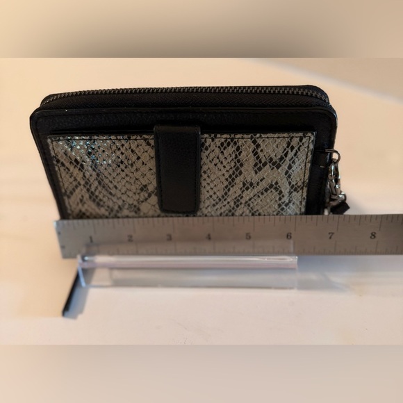 Rachel Rachel Roy Wristlet Black Snake Like Pattern Leather Zip Magnetic Closure - Picture 12 of 15